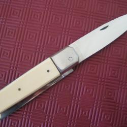 Tr&eacute;s beau couteau de chasse manche en os