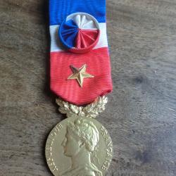 m&eacute;daille minist&egrave;re du travail G.bagy  1955