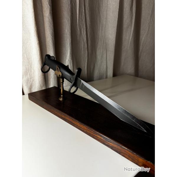 Baonnette de FAMAS premier type DLT 01 82 (lame) etDLT 02 82 (fourreau)