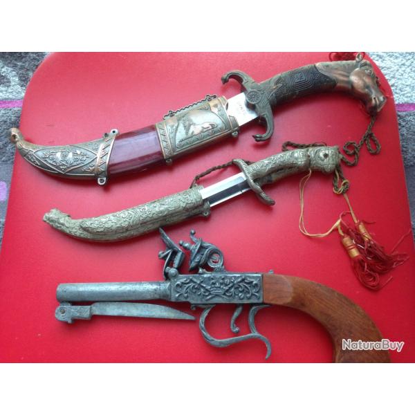 Lot Piraterie dcoration Pistolet silex Couteaux
