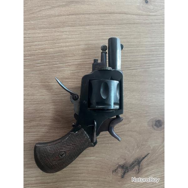 Revolver belge buldog