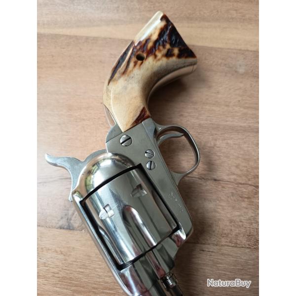 Plaquettes de crosse en corne de cerf montes a l'origine sur  COLT SA 1873 1re generation