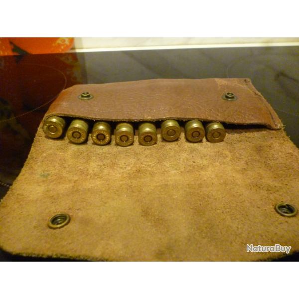 TROUSSE AVEC 8 CARTOUCHES BROWNING CAL300 WIN MAG