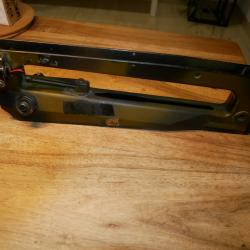 Poignée de transport de FAMAS F1 camouflé terrain avec un laser latéral