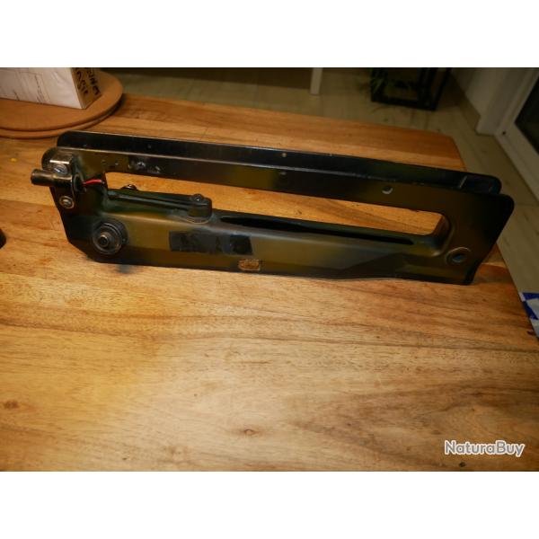 Poigne de transport de FAMAS F1 camoufl terrain avec un laser latral