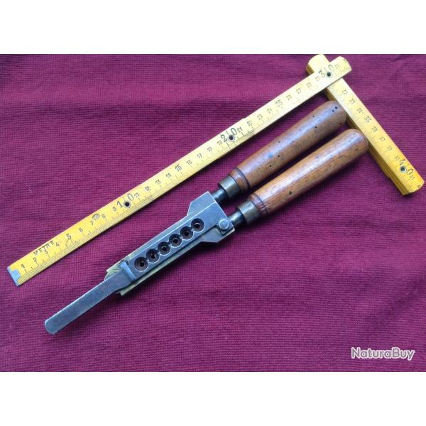 Massif moule  balles en laiton ou bronze, cal 9mm.