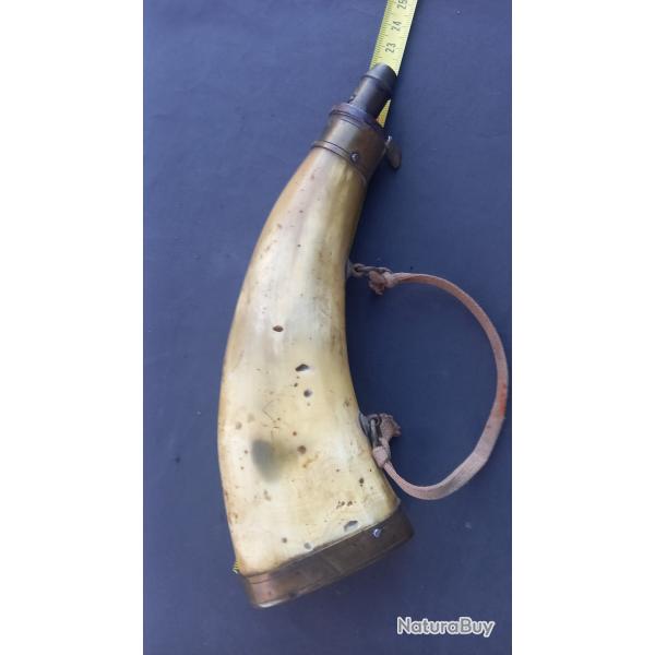 Petite poire  poudre ( ou   plombs ) en corne
