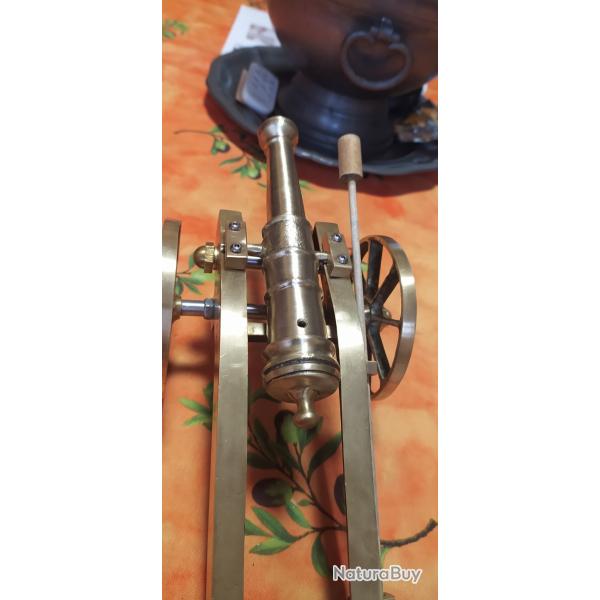 Canon d'artillerie a poudre noire