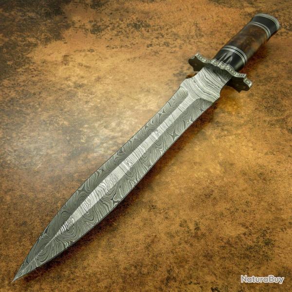 Damascus Steel blade hunting knife