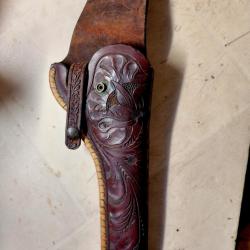 Etui de ceinturon style WESTERN belle qualite en cuir tres ouvragé pour replique genre  NEW ARMY