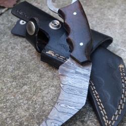 Couteau Karambit Lame Acier Damas 256 Couches Manche Bois Etui Cuir Port Horizontal Fabr Artisanale