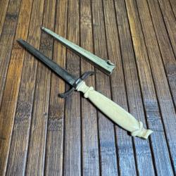 DAGUE DE DÉFENSE CHATELLERAULT DU XlX ÉME SIÈCLE MANCHE EN IVOIRE