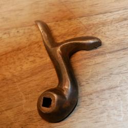 Chien de fusil à broche 63mm de haut, carré 5.5mm