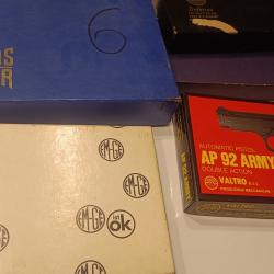 ! 1 sans prix de réserve ! Lot de 6 boîtes pour pistolet/ revolver