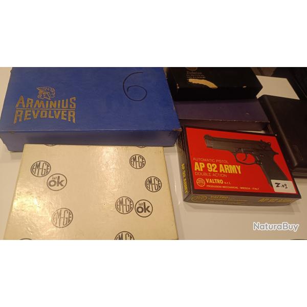 ! 1 sans prix de rserve ! Lot de 6 botes pour pistolet/ revolver