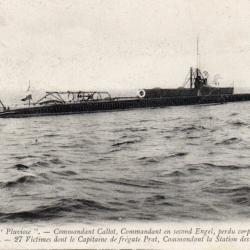 CPA - Marine de Guerre - Le Submersible " Pluviôse " Commandant en second Engel N°4215