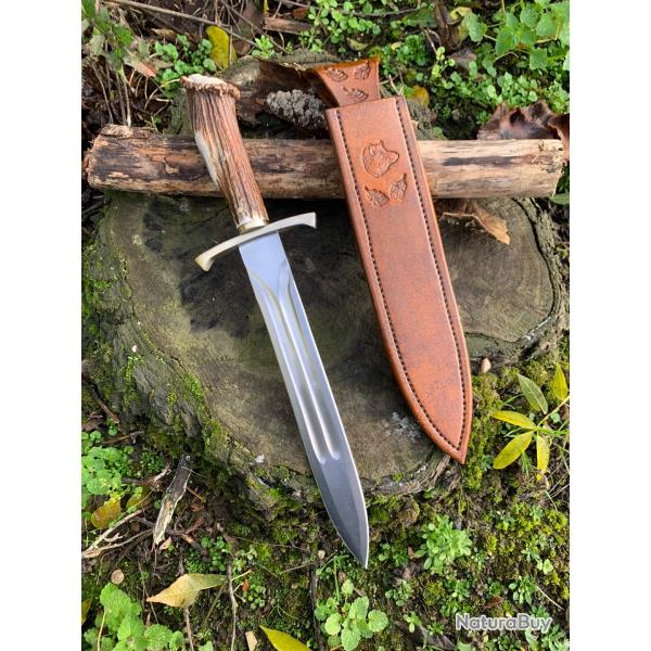 dague de chasse d'artisan / bois de cerf / gravure sanglier , feuilles de chne