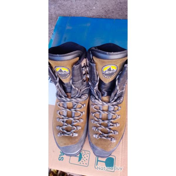 Sportiva quasi neuve en 45 pour du 43