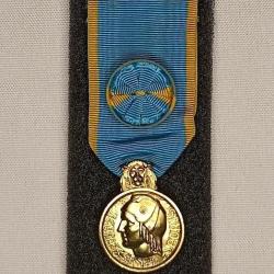 M&eacute;daille de la Jeunesse et des Sports avec rosette