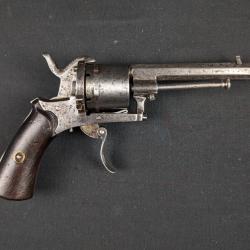 Revolver système Le Faucheux signé COLLEYE sur le canon