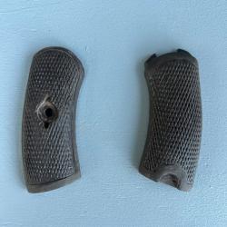 Plaquettes de crosse pour revolver réglementaire 1873  reproduction plastique (ajustées légèrement)