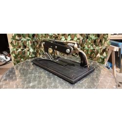 Remington 1858 Calibre .44 avec sa presse de chargement