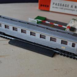 uUn lot de vagons de train électrique( meccano, jouef) 6 pièces