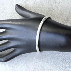 Fin bracelet ovale en argent - Refermable -