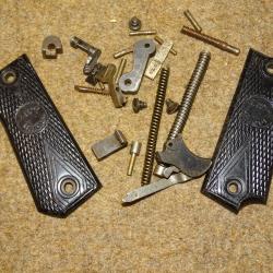 Plaquettes Unique  et lot de petites pièces français 7,65 .