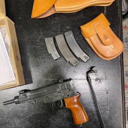 Pistolet mitrailleur Skorpion cz61s 7,65br