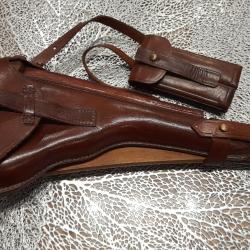 Crosse avec &eacute;tui cuir pour Luger P08 artillerie avec crosse bois et outils baguette et cl&eacute;.