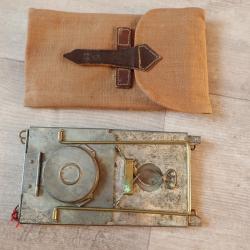 LANTERNE &agrave; BOUGIE,  PLIABLE, TYPE MONJARDET SUISSE, dans sa housse r&eacute;glementaire dat&eacute;e 11. TBE