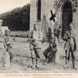 CPA - NEUFMONTIERS - Bless&eacute;s allemands sur la place de l'&eacute;glise N&deg;4228