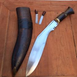 Gros et Solide Couteau KUUKRI avec ses 2 petits Couteaux, Manche en Corne avec Étui en Cuir