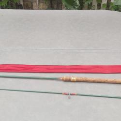Ancienne canne peche rivière "mitchell companion" fiber glass , fibre de verre