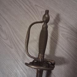 Magnifique epee XVIII eme siecle garde en bronze