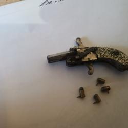 Pistolet 2mm à broche système LEFAUCHEUX années 1930.