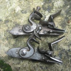 paire de platines a silex en parfait état