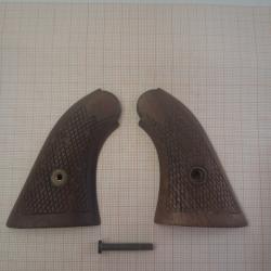 Paire de  plaquettes en bois pour révolver