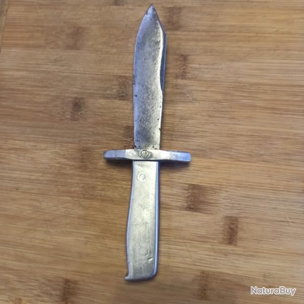 Couteau poignard artisanal de type Scout sans tui,  nettoyer