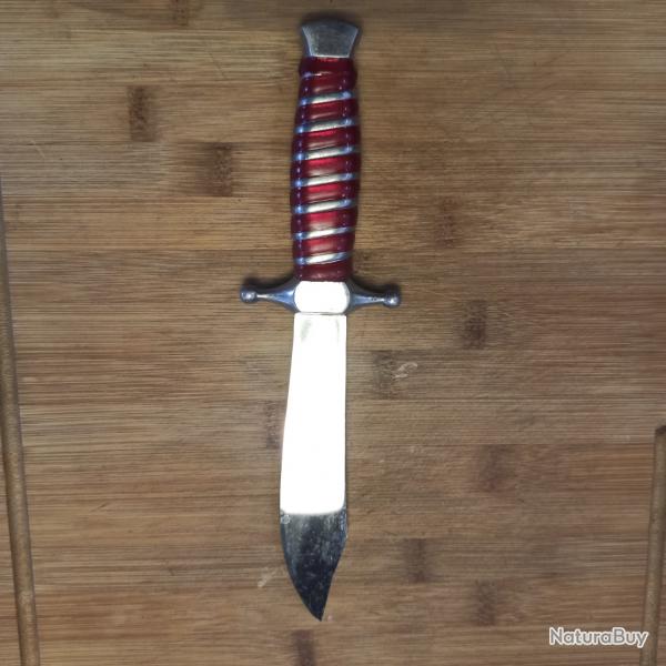 Couteau ou poignard sans tui de type fantaisie sans marquage