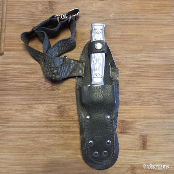 Couteau ou poignard militaire de la Lgion Etrangre,  fixer sur le mollet avec tui d'origine