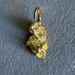 P&eacute;pite naturelle en or 22 / 24 K avec montage en or 18 carats - Origine : Alaska - Etats Unis