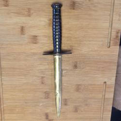 Grand poignard ou couteau type Commando, poignée lourde et lame fine type FS - No étui, no marquage