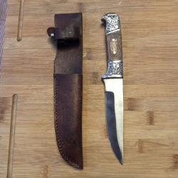 Grand couteau ou poignard fantaisie, pommeau tête d'aigle avec étui cuir, belle présentation