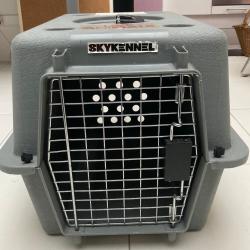 Cage de transport aux normes IATA pour chien, chat, avion, train, voiture