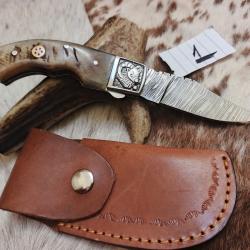 couteau de poche pliant  Fait À Main Lame Acier Damas Manche corne de Belier 1