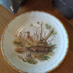 Assiette en porcelaine b&eacute;casse