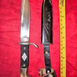 Canif couteau scout avec son fourreau peint noir, support cuir marqué Germany. Diamant fleur de lys