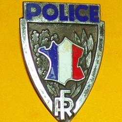 INSIGNE DE KEPI POLICE 40 MM  , FABRICANT FRAISSE DEMEY PARIS  ,MODELE ANCIEN POUR COLLECTION , ETAT